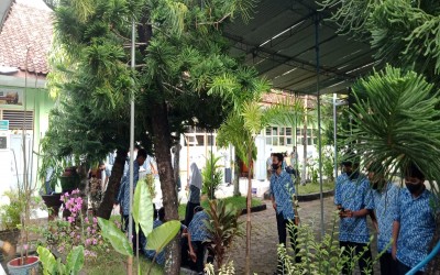 Kerja Bakti Di Akhir Tahun 2021/2022